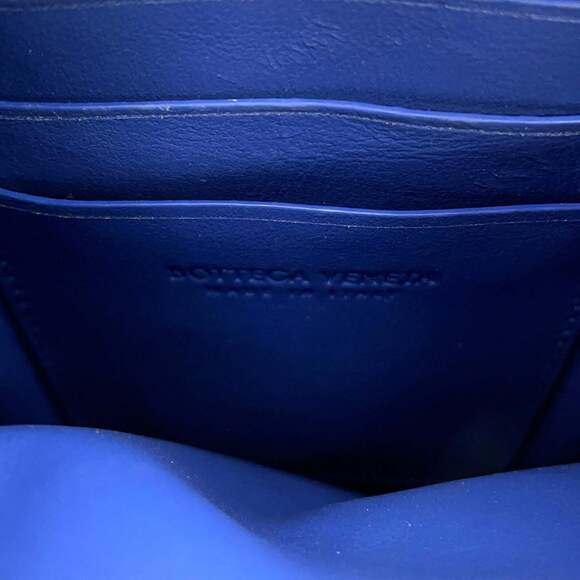 Bottega Veneta Intrecciato Shoulder Bag with Phone Pouch 729296 - Picture 13 of 13